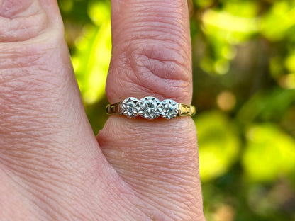 Vintage 18ct Gold Three-Stone Diamond Ring
