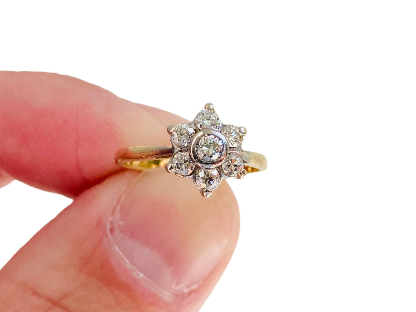 Vintage 18ct Gold Diamond Daisy Ring