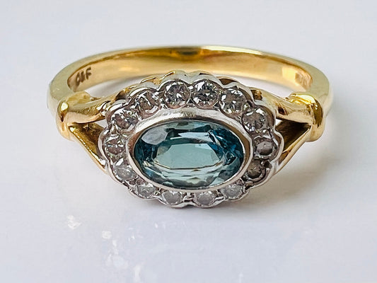 Vintage 18ct Gold Aquamarine & Diamond Ring