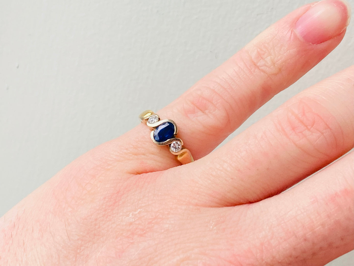 18ct Gold Sapphire & Diamond Ring