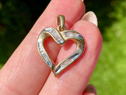 10ctct Gold Diamond Heart Pendant