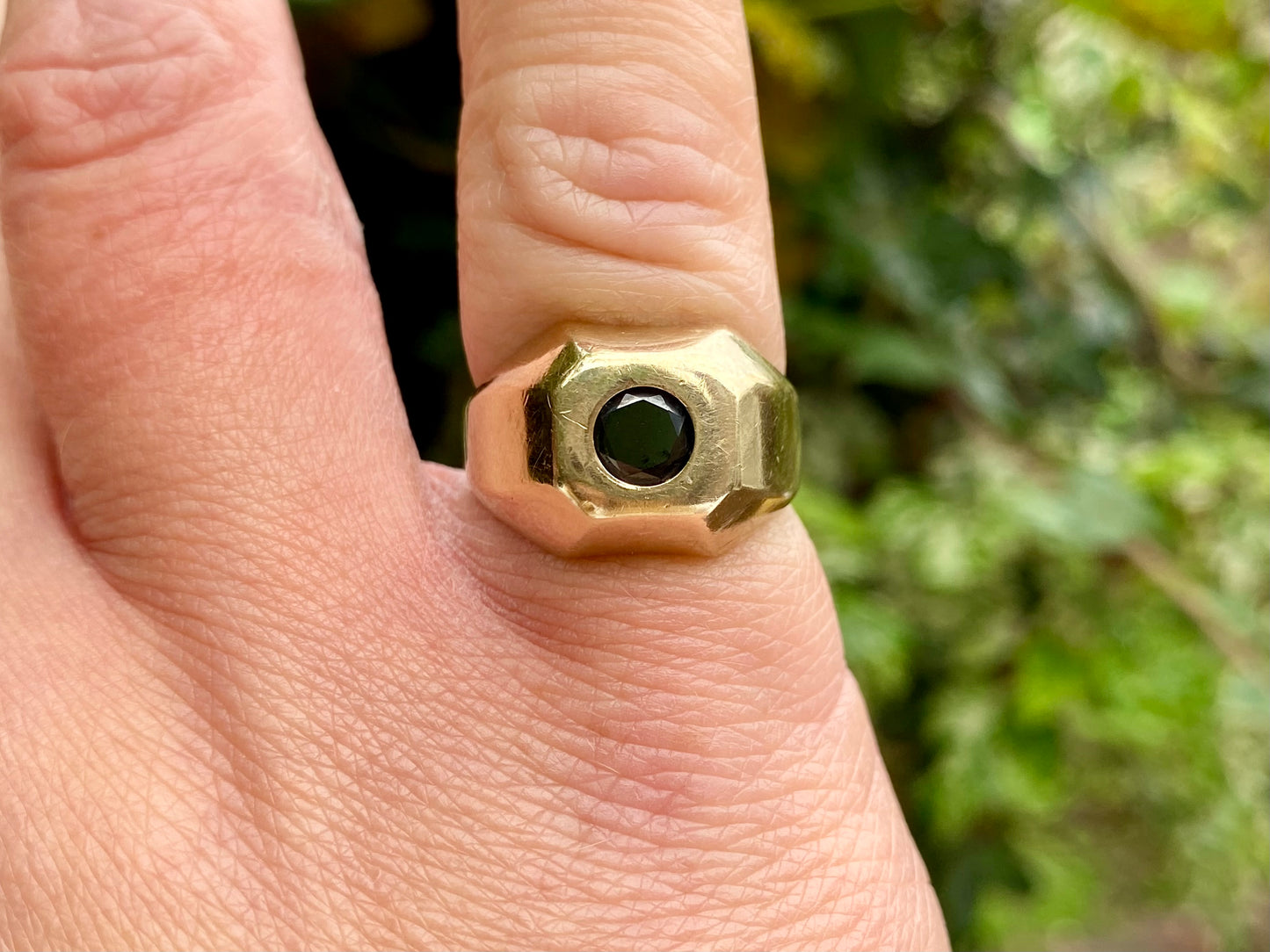 9ct Gold Black Spinel Ring