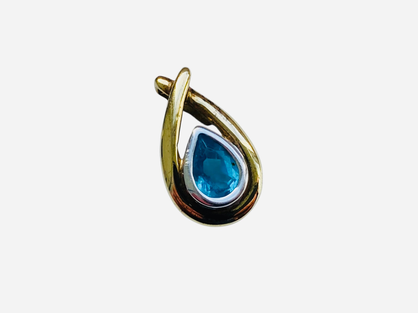 9ct Gold Topaz Pendant