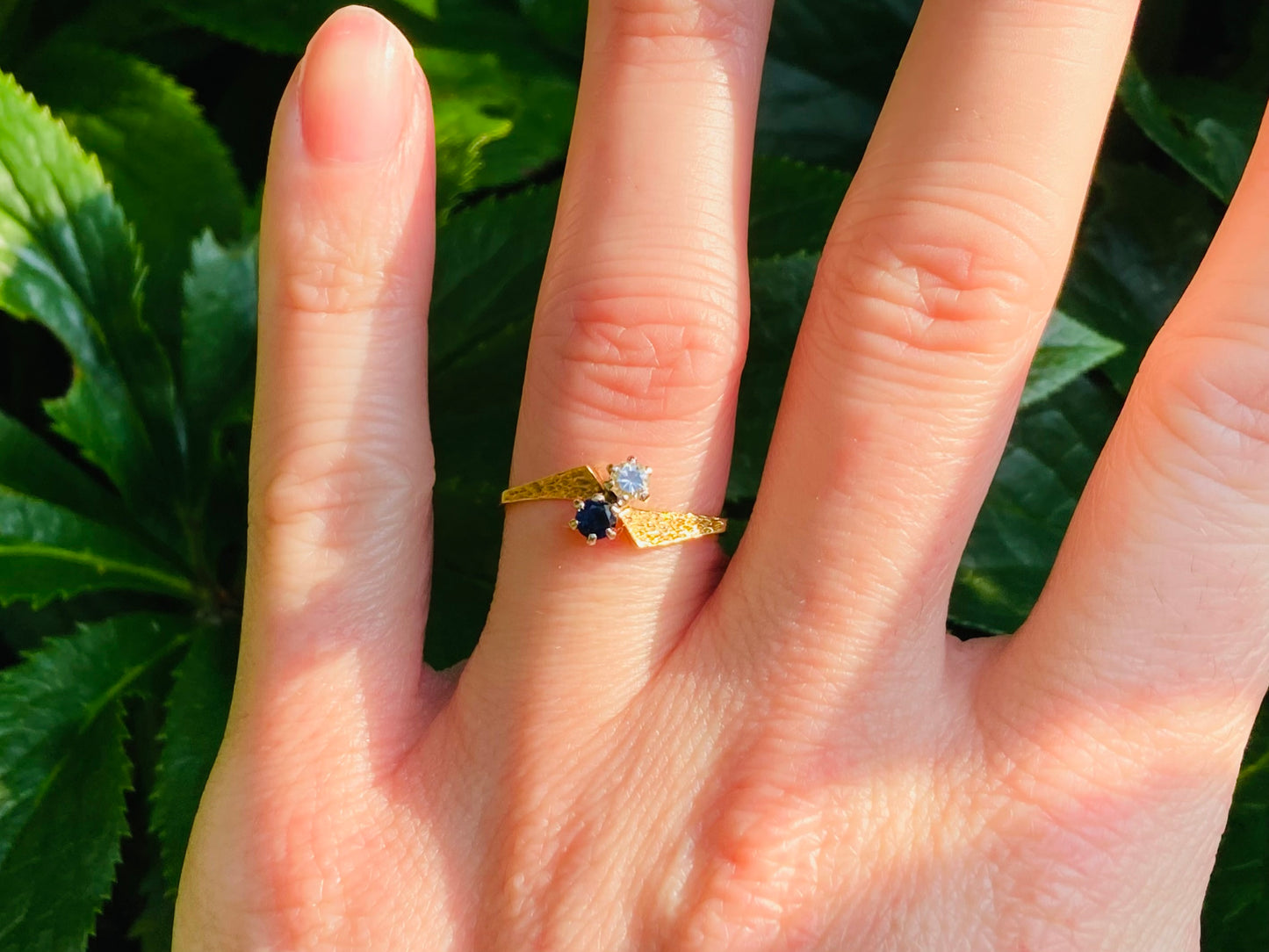 Vintage 18ct Gold Toi Et Moi Sapphire & Diamond Ring