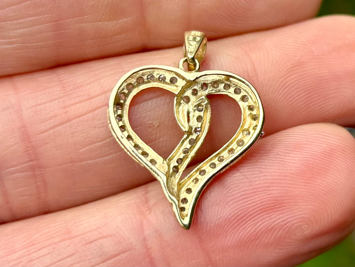 9ct Gold Diamond Heart Pendant