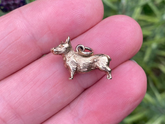 Vintage 9ct Gold Corgi Dog Pendant or Charm