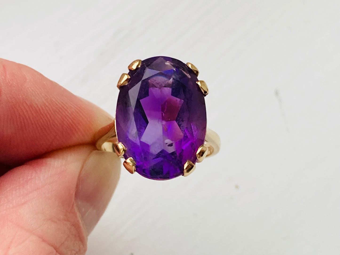 9ct Gold Amethyst Ring