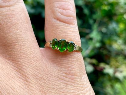 9ct Gold Diopside & Diamond Ring