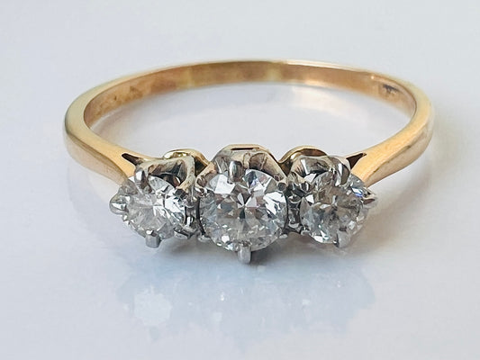 Vintage 18ct Gold Three-Stone Diamond Ring