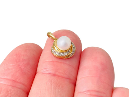 9ct Gold Pearl & Diamond Pendant