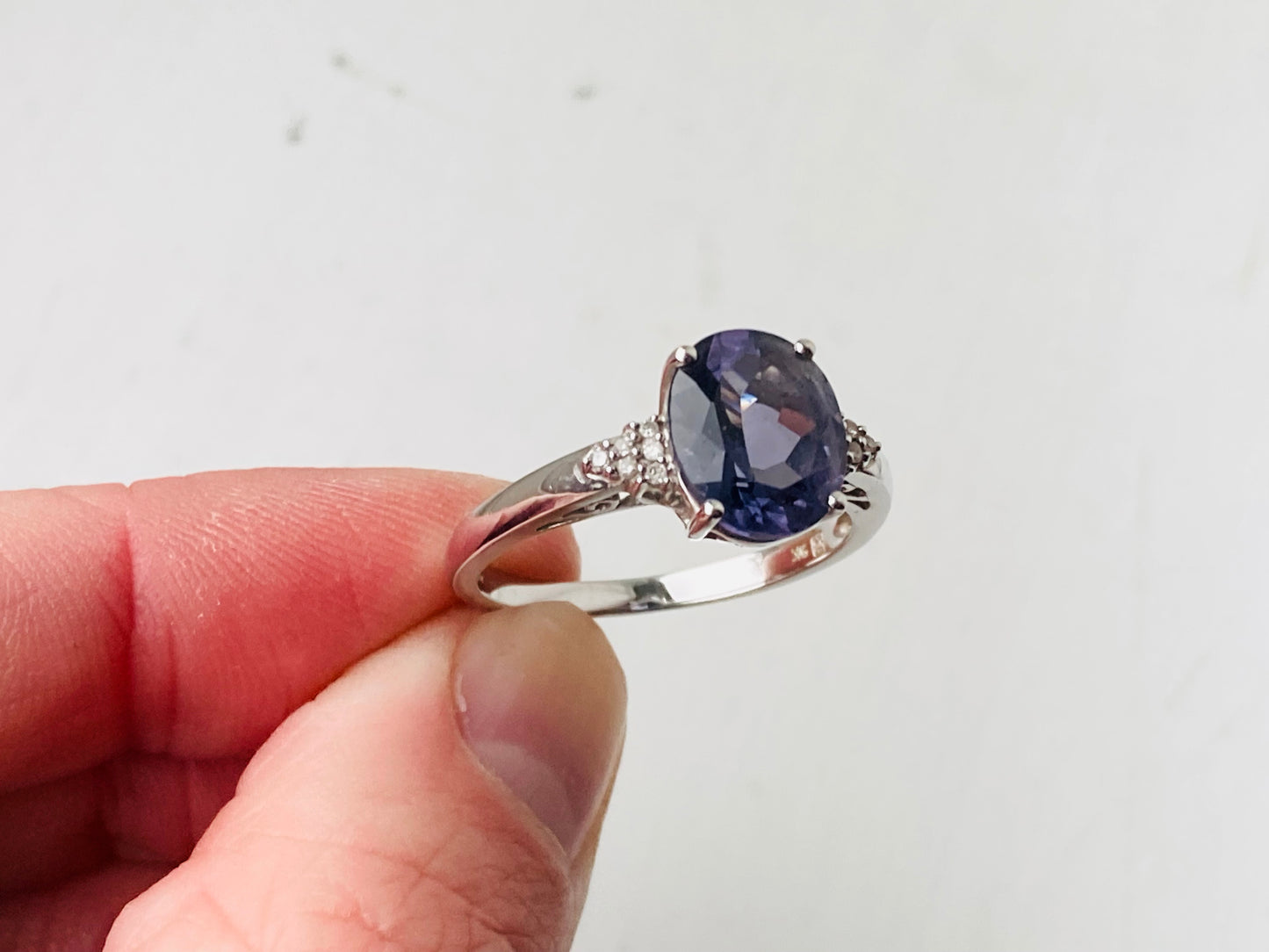 9ct Gold Iolite & Diamond Ring