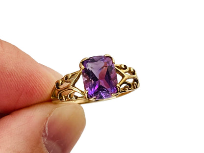 9ct Gold Amethyst Ring