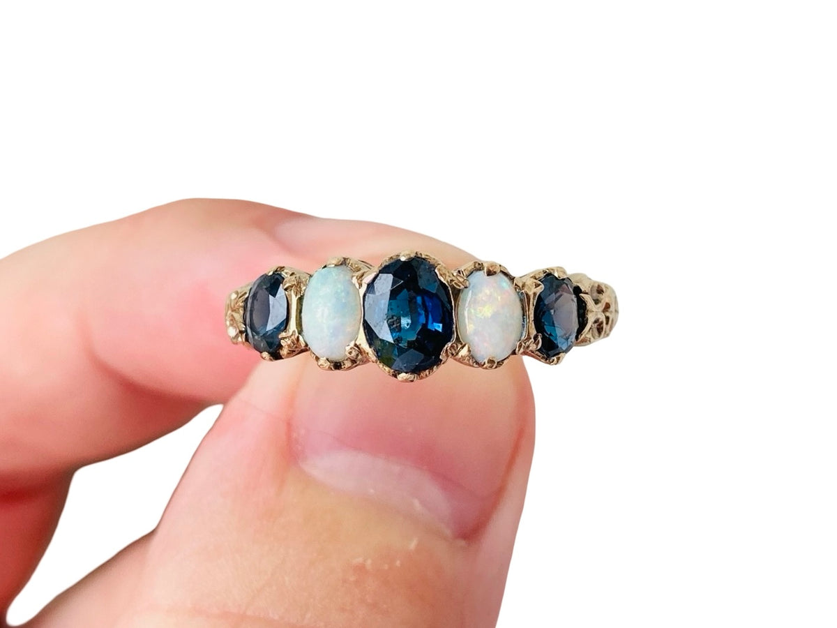 Vintage 9ct Gold Opal & Sapphire Ring