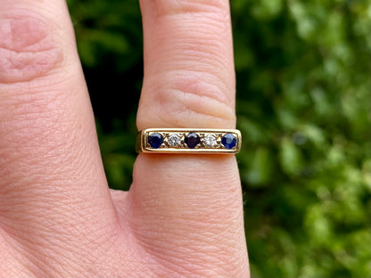 Vintage 9ct Gold Sapphire & Diamond Ring