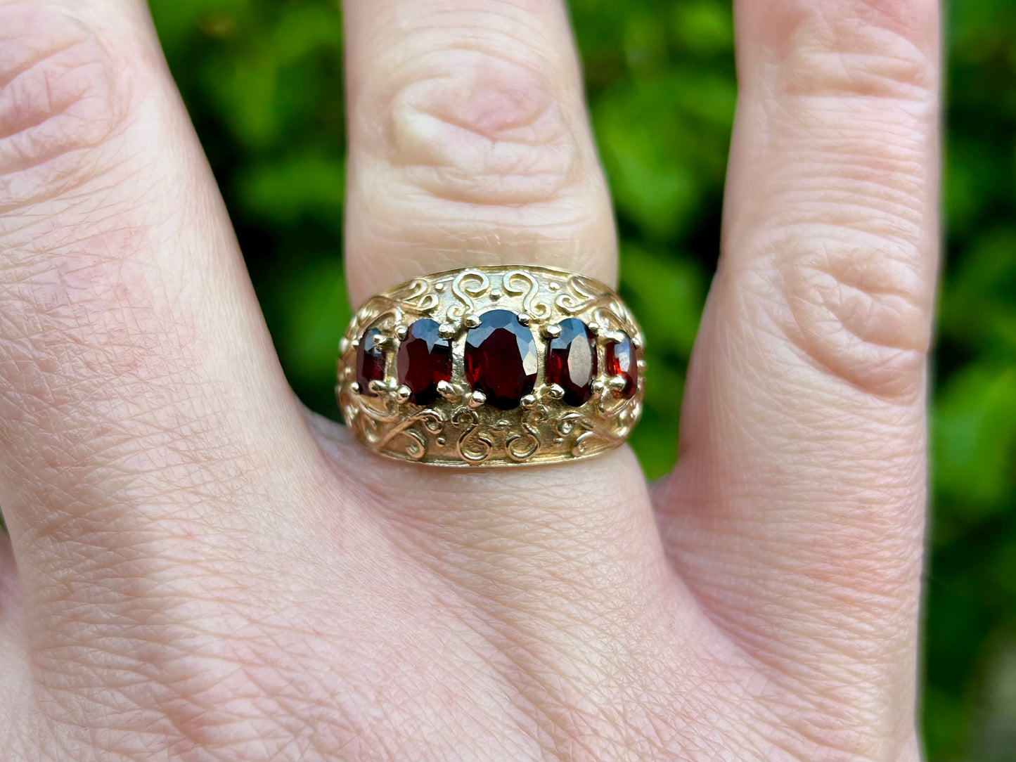 Vintage 9ct Gold Garnet Ring