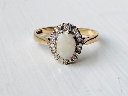 Vintage 9ct Gold Opal & Diamond Ring