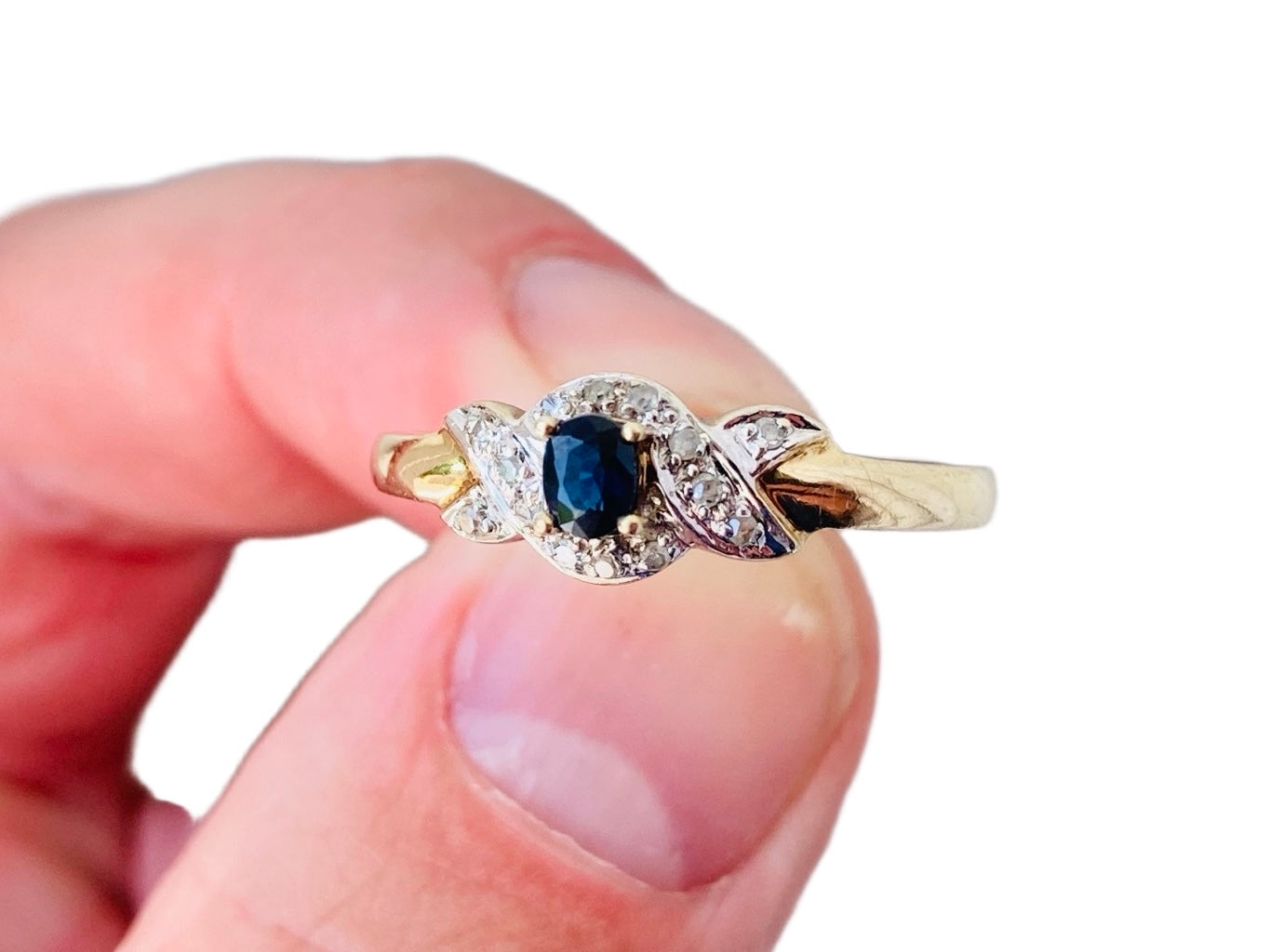 9ct Gold Sapphire & Diamond Ring