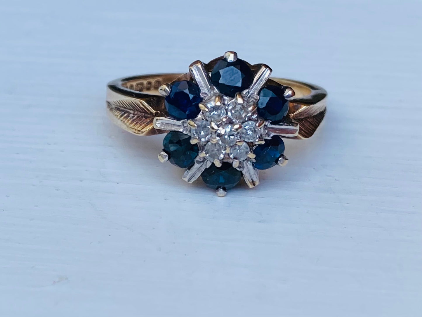 Vintage 9ct Gold Sapphire & Diamond Ring