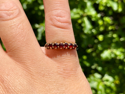 Vintage 9ct Gold Garnet Ring