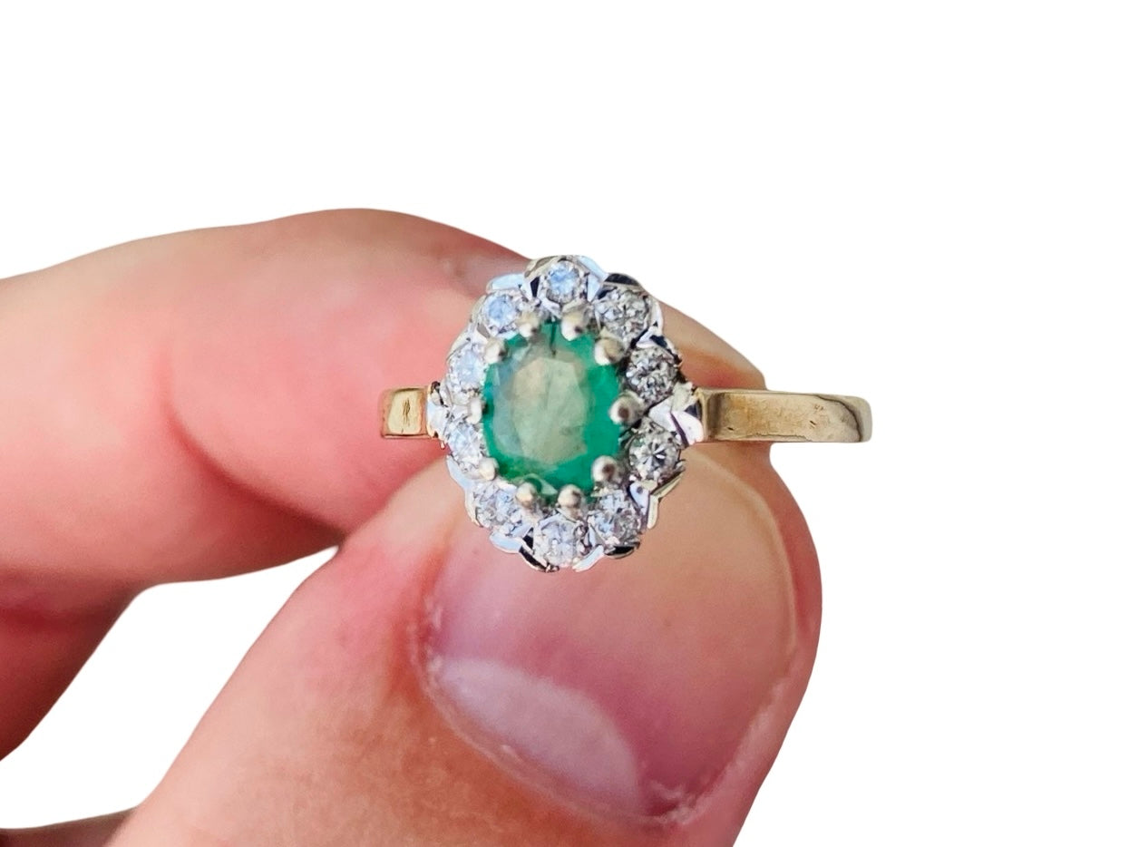 Vintage 9ct Gold Emerald & Diamond Ring