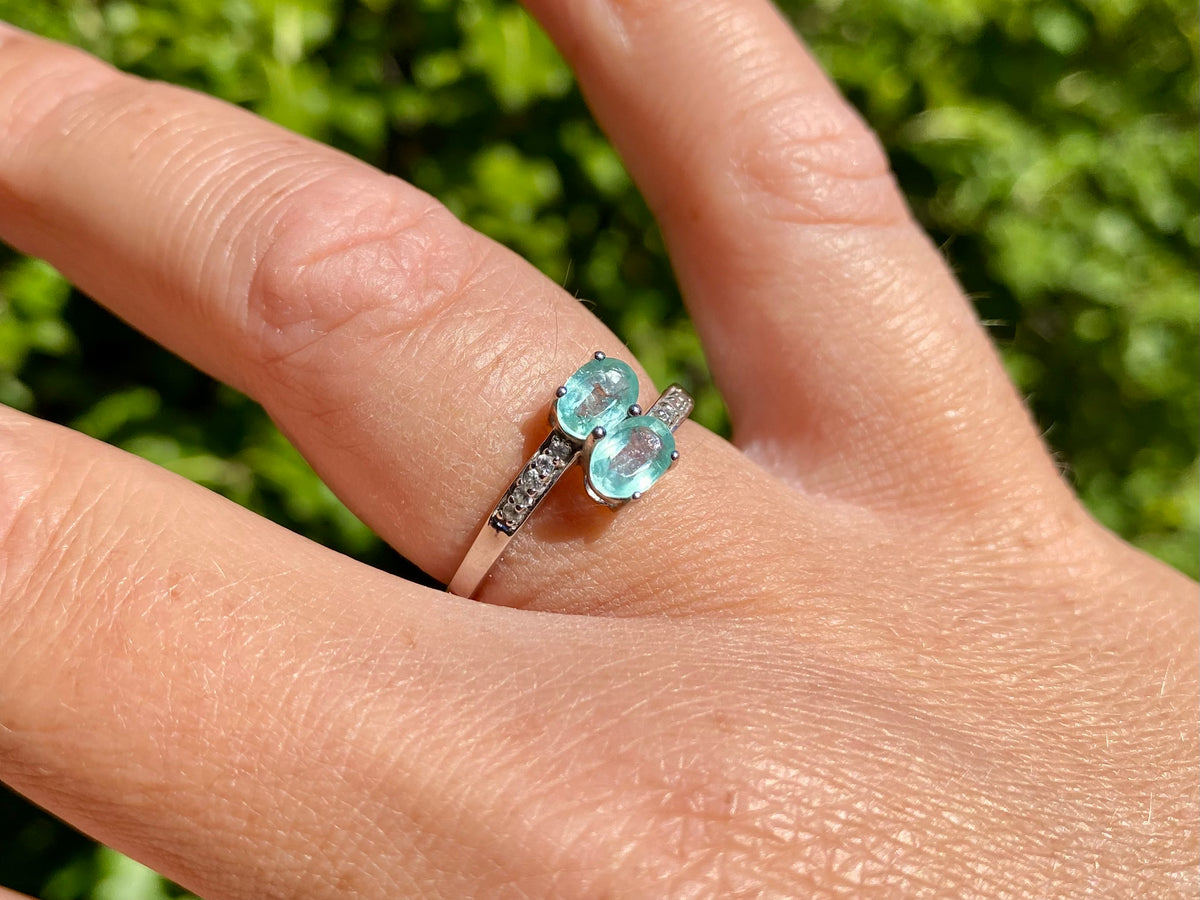 9ct Gold Siberian Emerald & White Topaz Ring