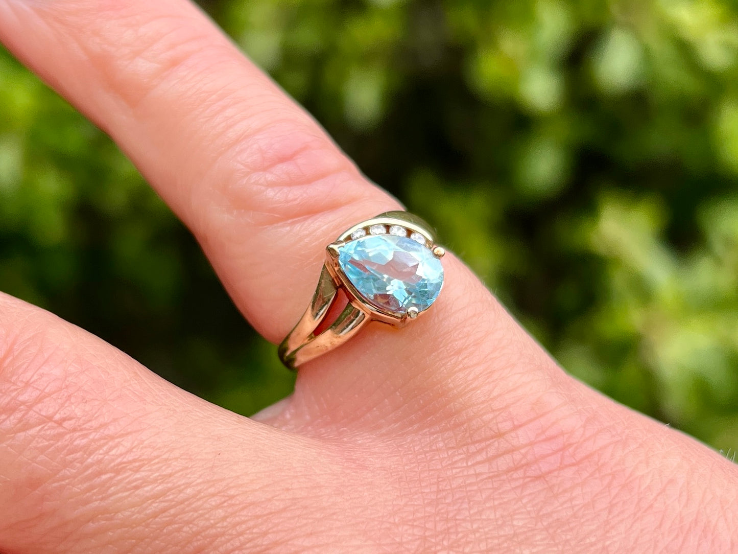 9ct Gold Topaz & Diamond Ring