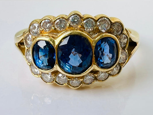 Vintage 18ct Gold Sapphire & Diamond Ring
