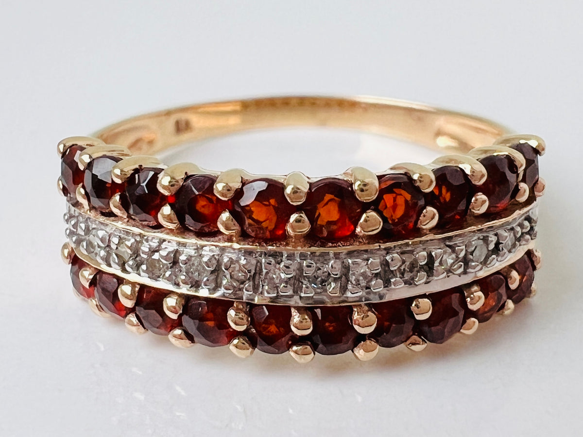 9ct Gold Garnet & Diamond Ring