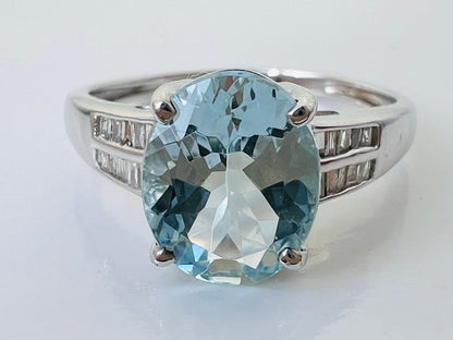 9ct Gold Aquamarine & Diamond Ring