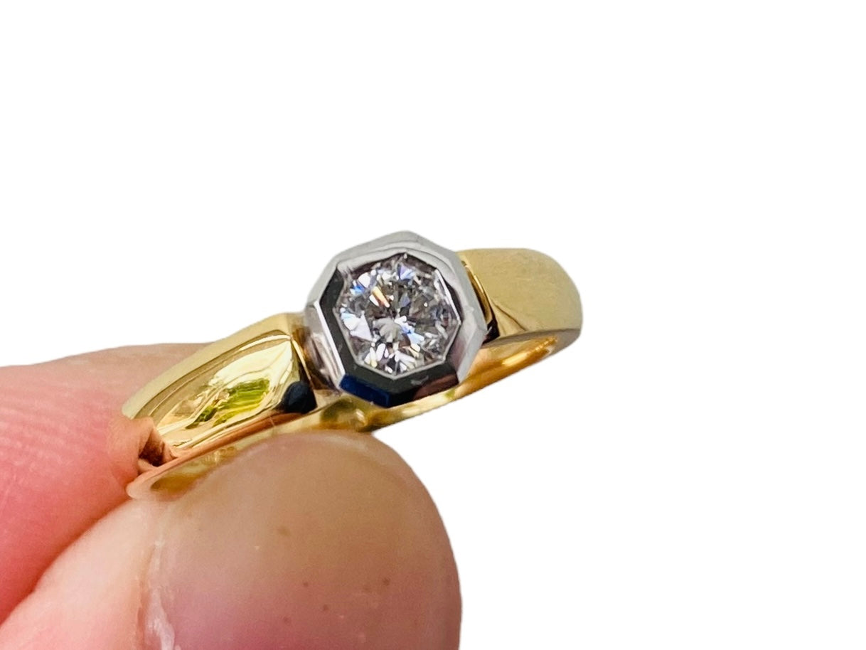 18ct Gold Diamond Solitaire Ring