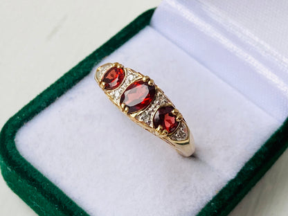 9ct Gold Garnet & Diamond Ring