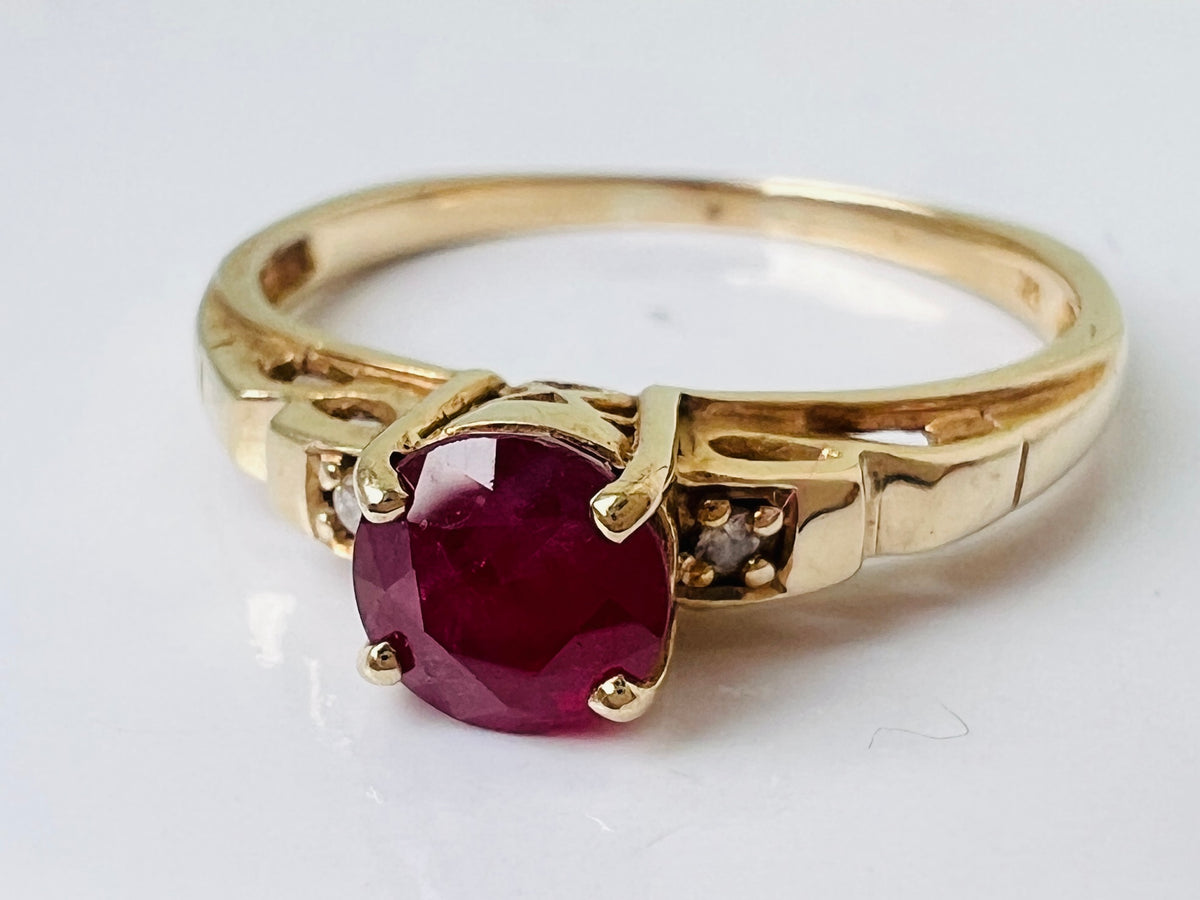 9ct Gold Ruby & Diamond Ring