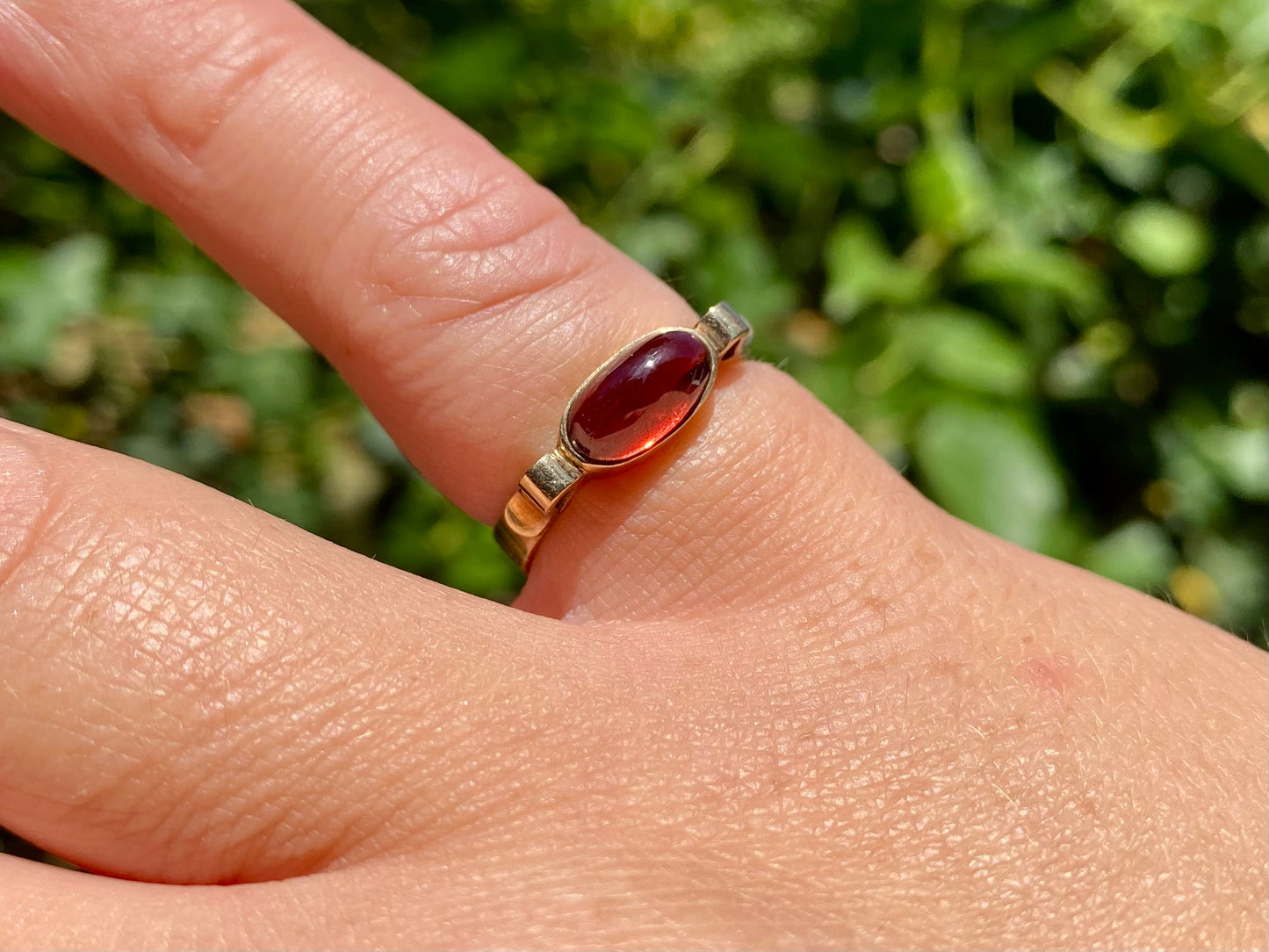 Vintage 9ct Gold Garnet Ring