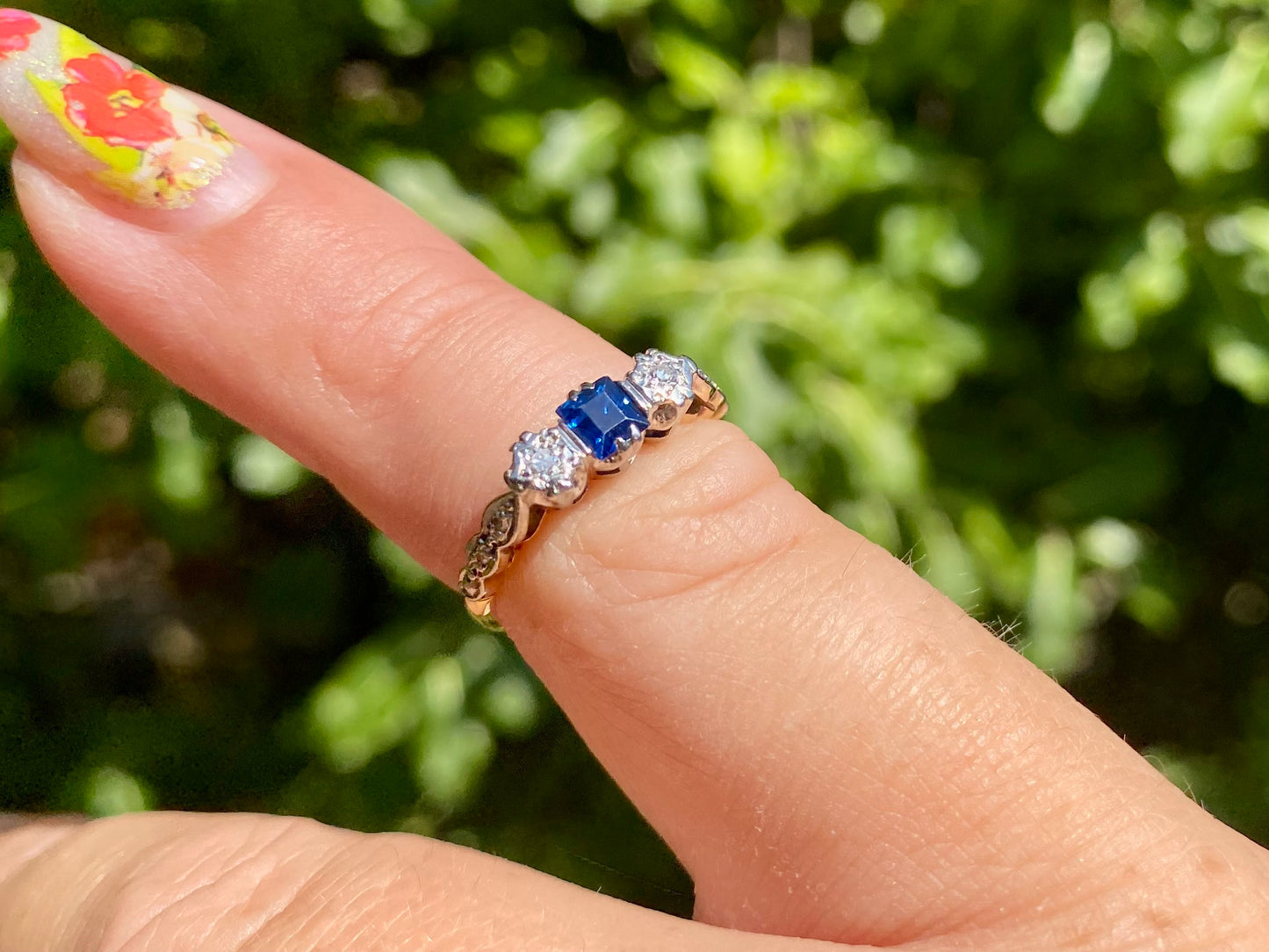 Antique 18ct Gold Sapphire & Diamond Ring