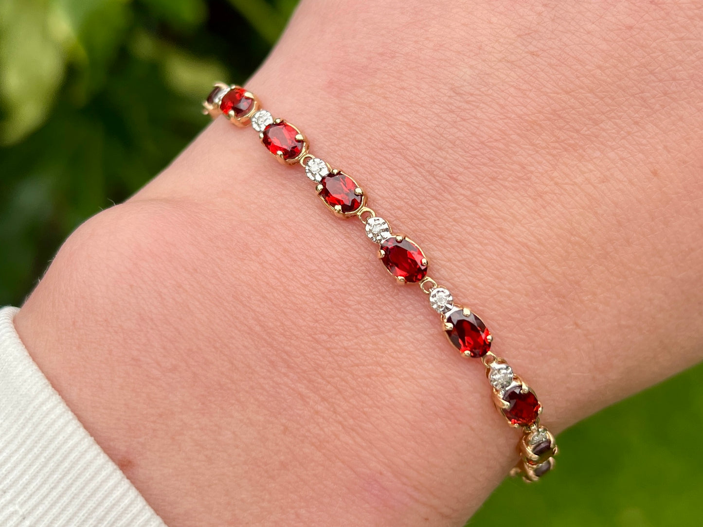 9ct Gold Garnet & Diamond Bracelet