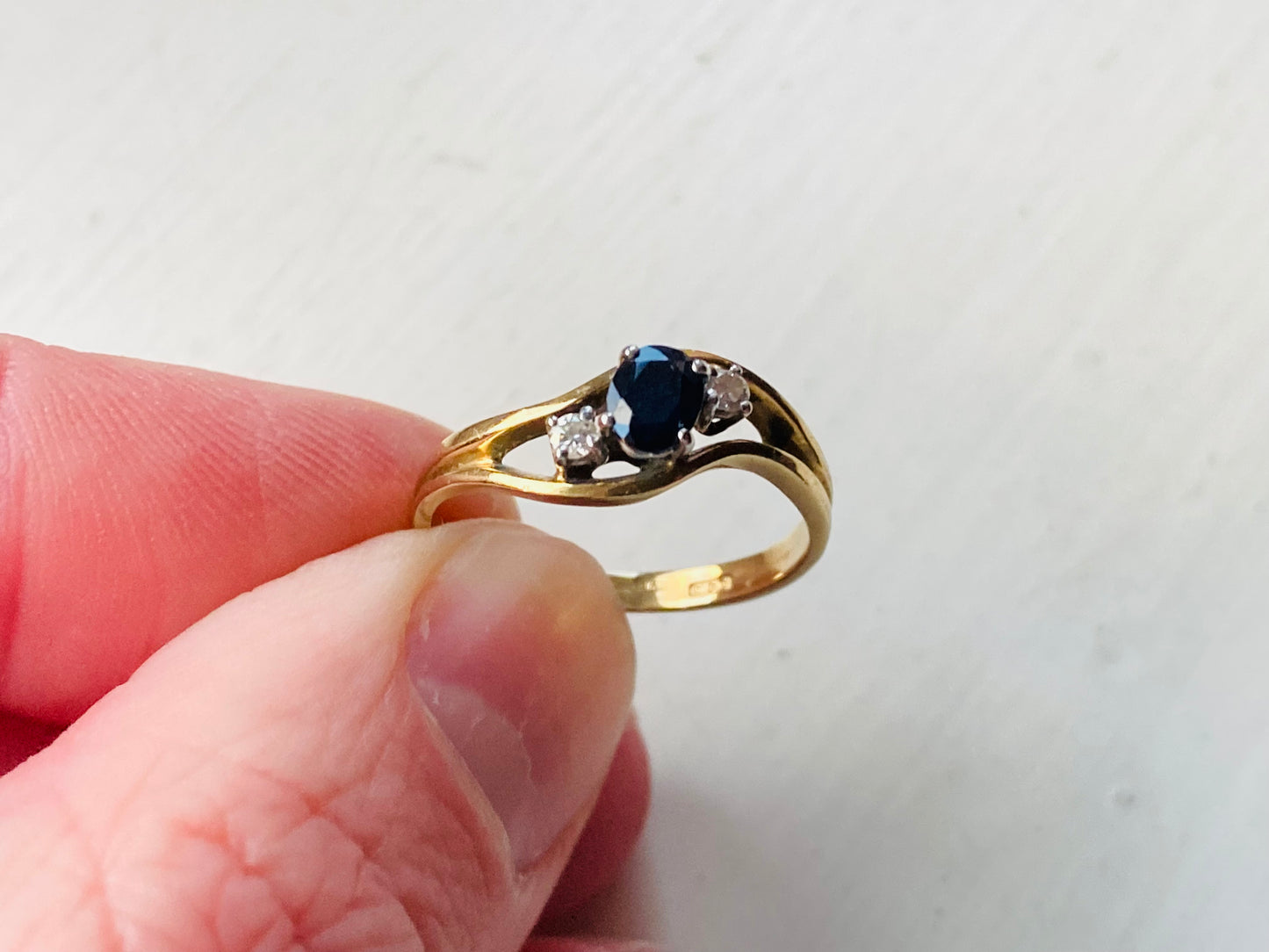 9ct Gold Sapphire & Diamond Ring