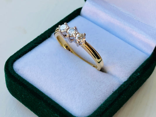 18ct Gold Diamond Ring