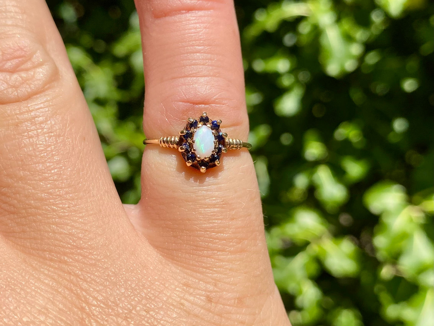 Vintage 9ct Gold Opal & Sapphire Ring