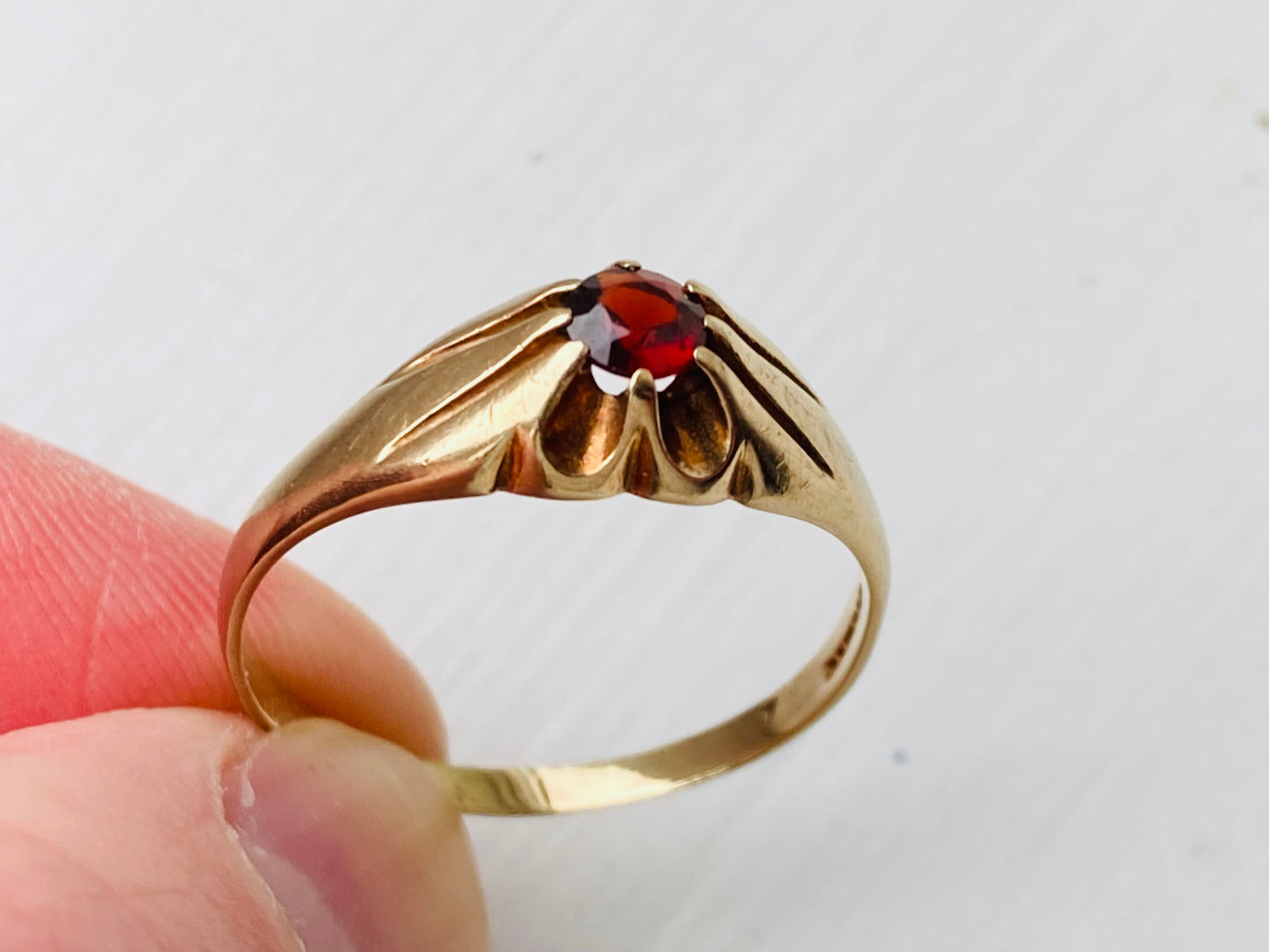 9ct Gold Garnet Ring