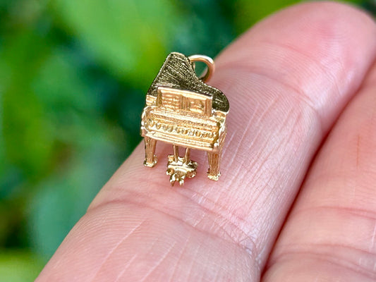 Vintage 9ct Gold Grand Piano Pendant or Charm