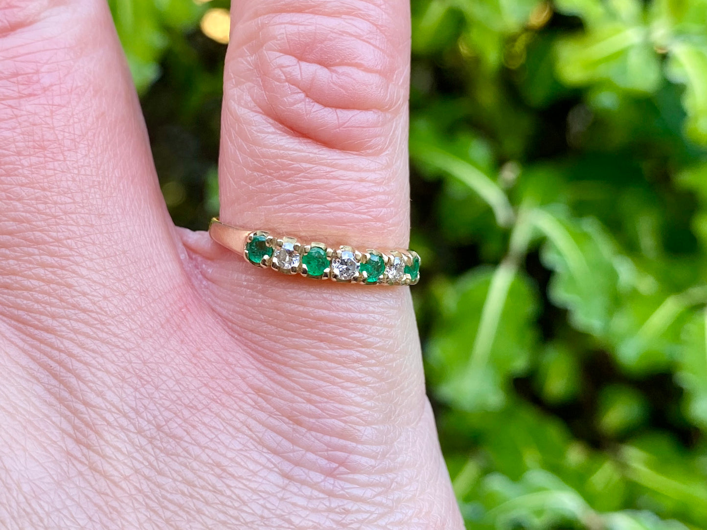 Vintage 9ct Gold Emerald & Diamond Ring