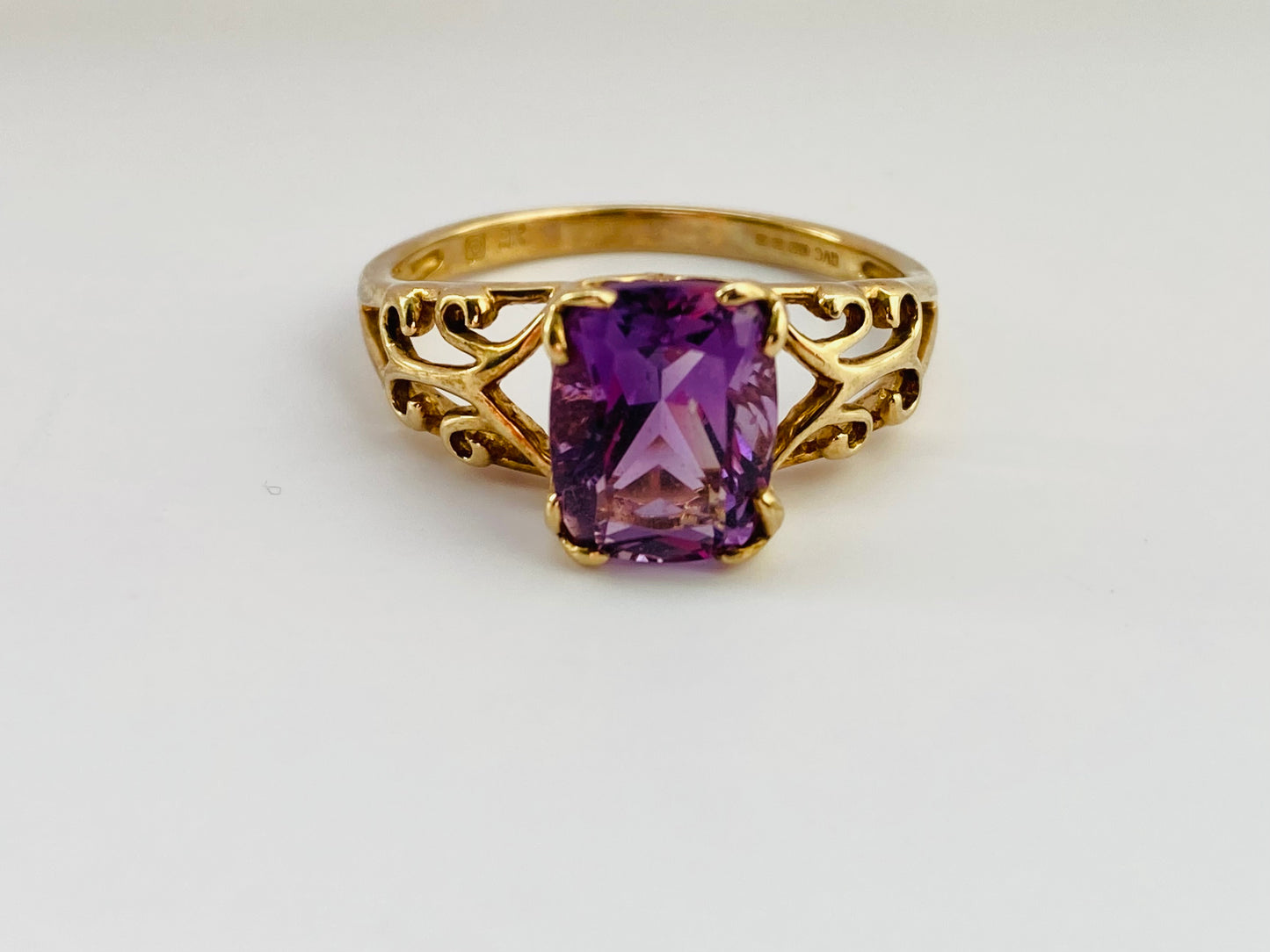 9ct Gold Amethyst Ring