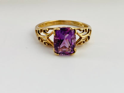 9ct Gold Amethyst Ring