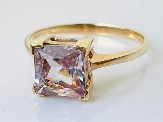9ct Gold Amethyst Ring