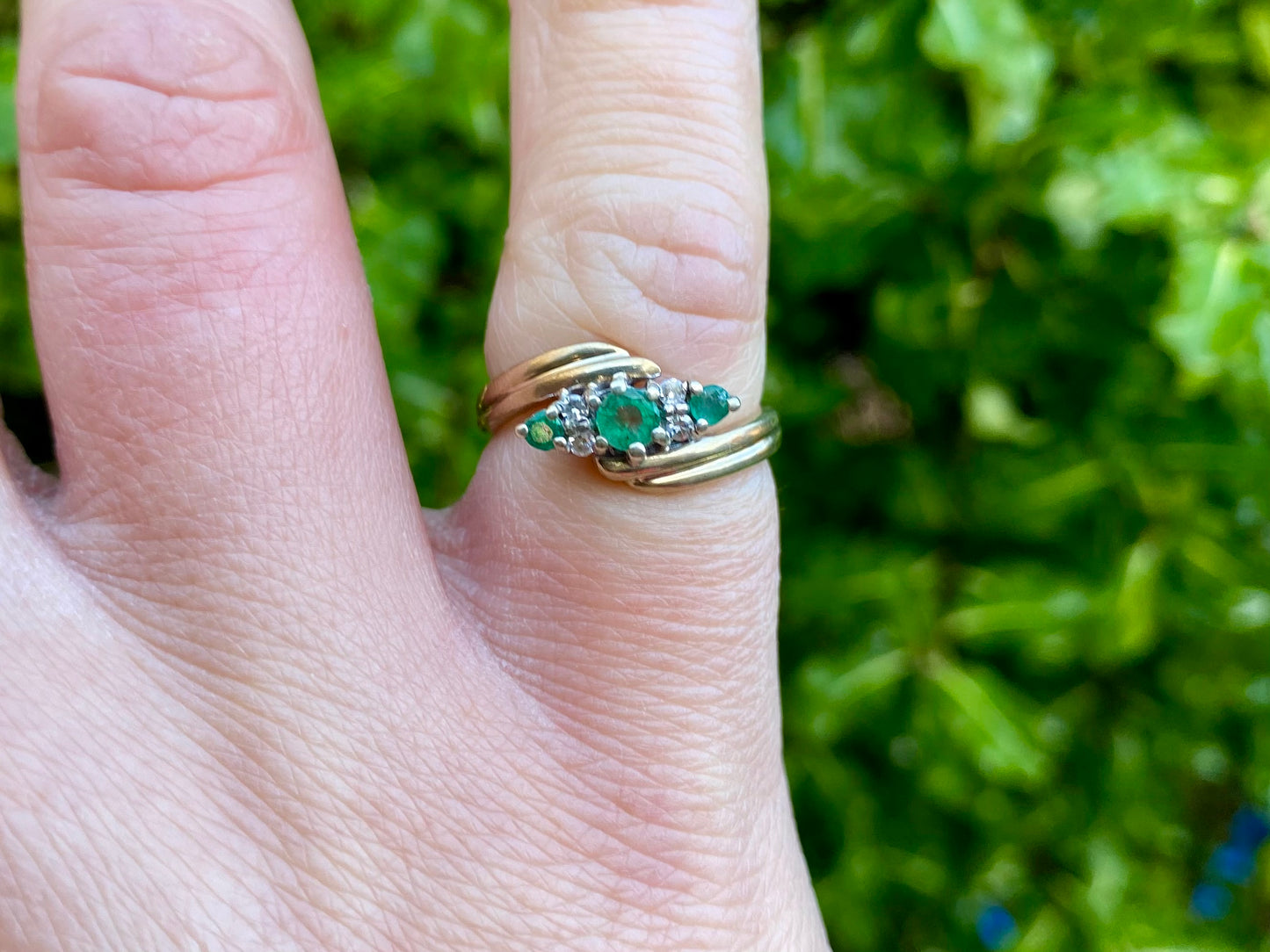 Vintage 9ct Gold Emerald & Diamond Ring
