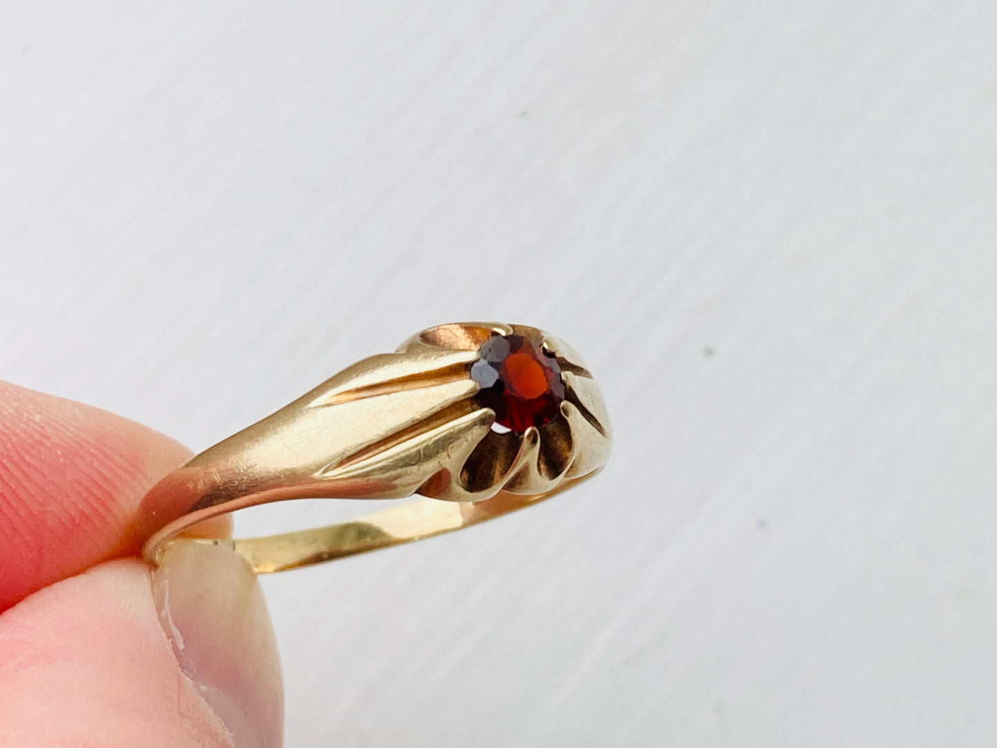 9ct Gold Garnet Ring