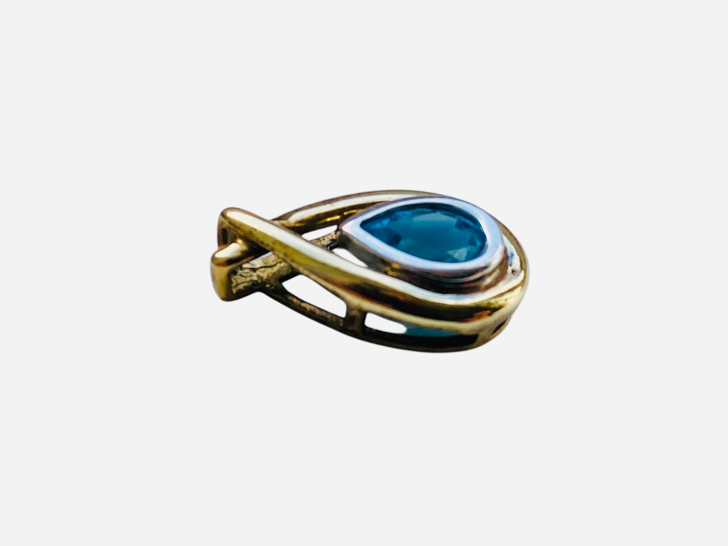 9ct Gold Topaz Pendant
