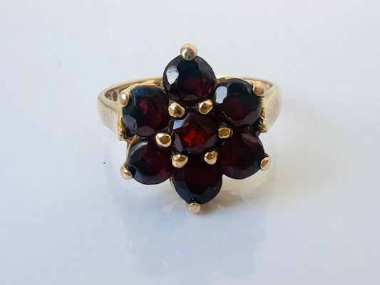 Vintage 9ct Gold Garnet Ring