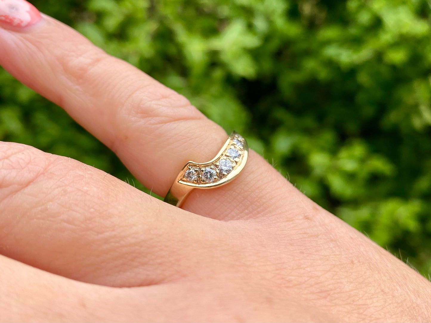 Vintage 9ct Gold Curved Diamond Ring