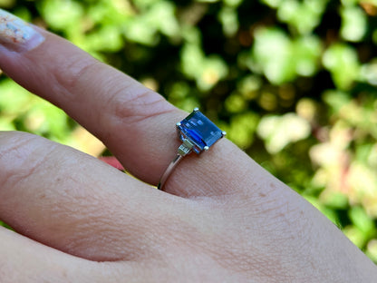 9ct Gold Iolite & Diamond Ring